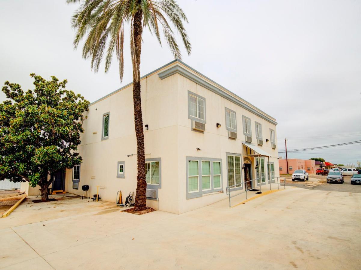 Hotel Dilley Grand Exterior foto
