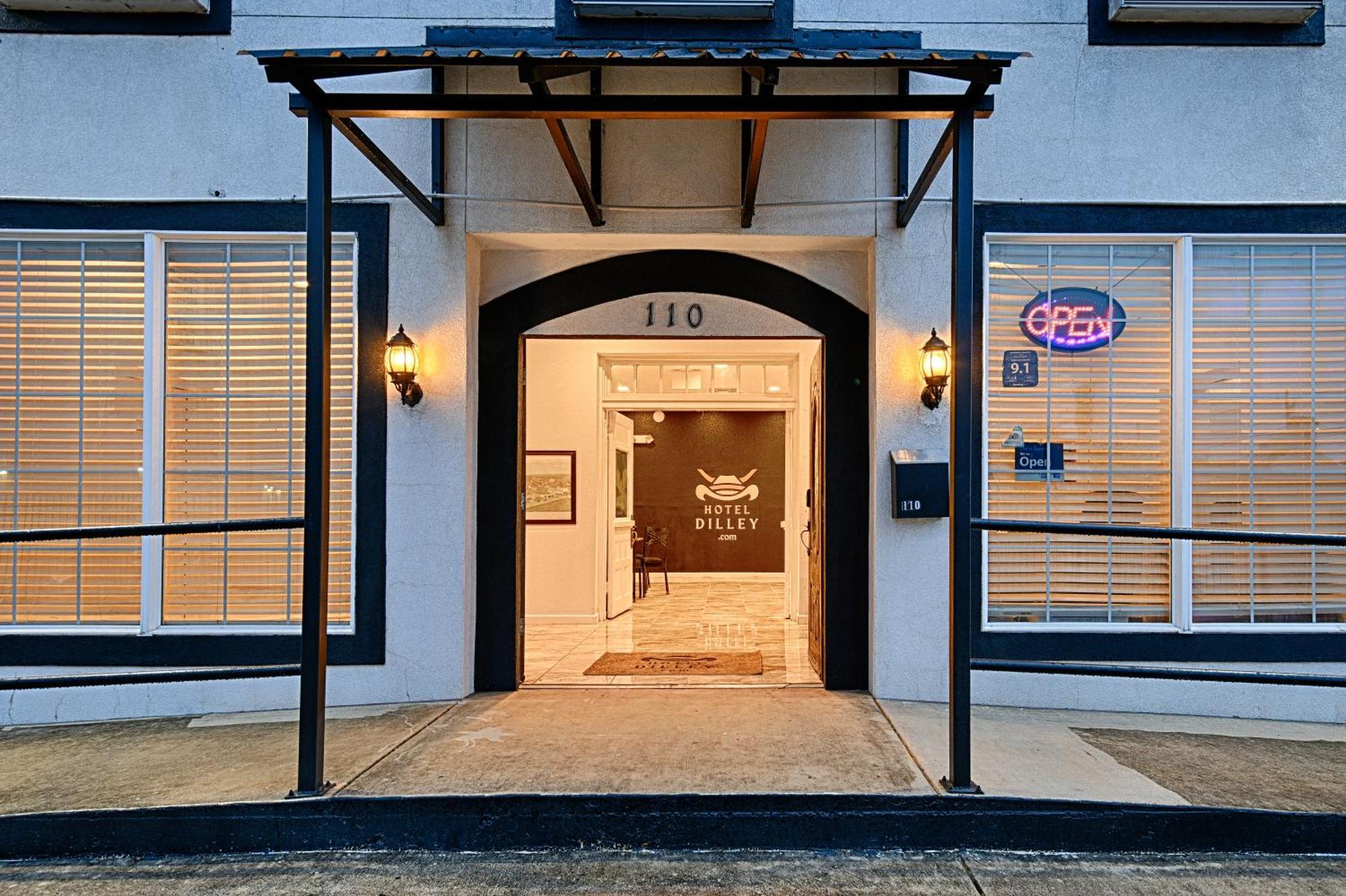 Hotel Dilley Grand Exterior foto