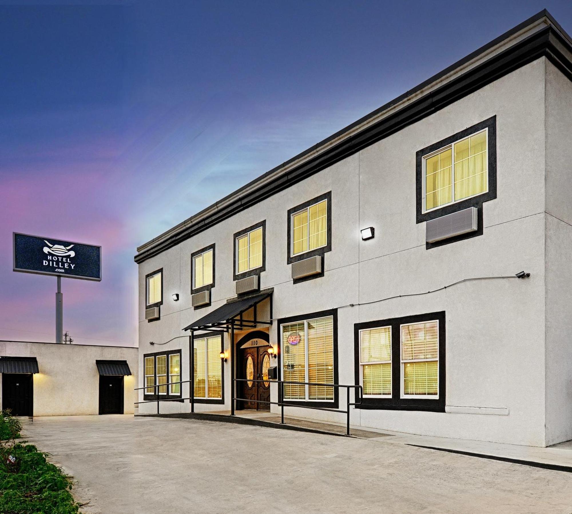 Hotel Dilley Grand Exterior foto